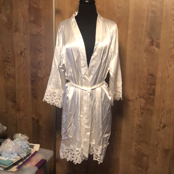 New Without Tags:  Silky Bridal Robe with belt - Picture 8 of 17